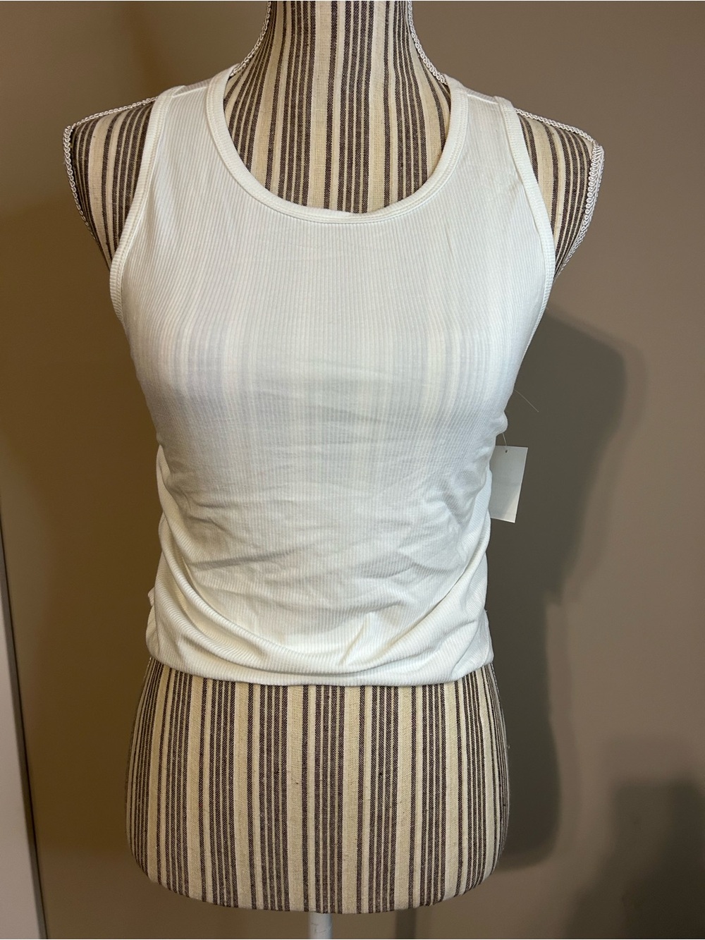 NWOT Yogalicious heavenly rib pheobe tank Size M